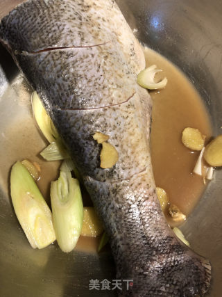 花鲢尾炖豆腐的做法步骤：2