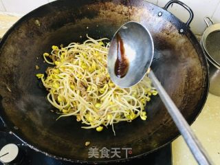 黄豆芽炒牛肉的做法步骤：6