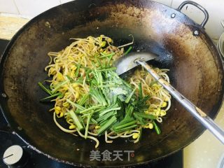 黄豆芽炒牛肉的做法步骤：7