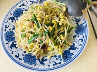 黄豆芽炒牛肉的做法步骤：9