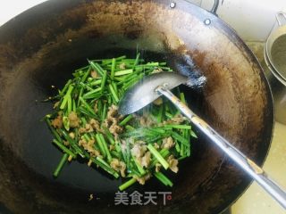 韭苔炒牛肉的做法步骤：6