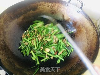 韭苔炒牛肉的做法步骤：7