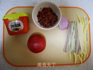 儿童开胃饭番茄牛肉炸酱面！酸甜酱香，老少皆宜的做法步骤：1