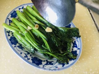 蒜蓉菜心的做法步骤：5