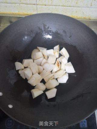 牛肉炖白萝卜的做法步骤：2