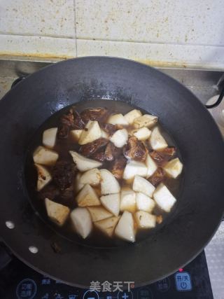 牛肉炖白萝卜的做法步骤：3