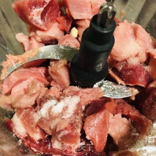 腐皮肉卷的做法步骤：1