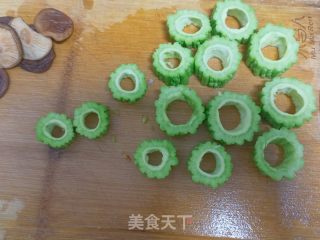 苦瓜酿肉的做法步骤：2