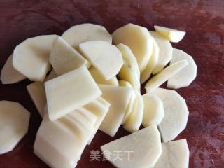 土豆片炒长豆角的做法步骤：2