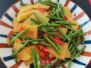 土豆片炒长豆角的做法步骤：9