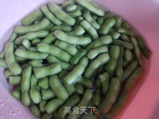 盐水毛豆的做法步骤：2