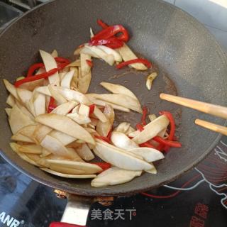 筋头巴脑炒茭白的做法步骤：8
