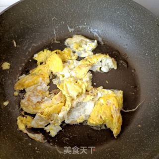 白玉菇黄瓜炒蛋的做法步骤：6