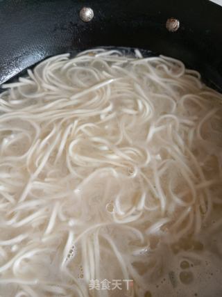 番茄鸡蛋盖浇面的做法步骤：3