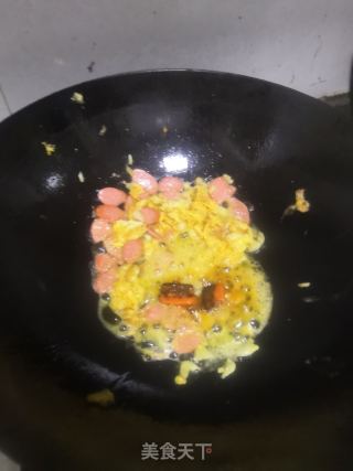 方便面炒火腿肠的做法步骤：4