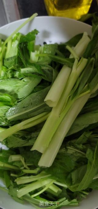 椒丝豆豉炒空心菜的做法步骤：1