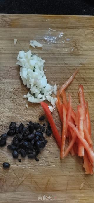 椒丝豆豉炒空心菜的做法步骤：2