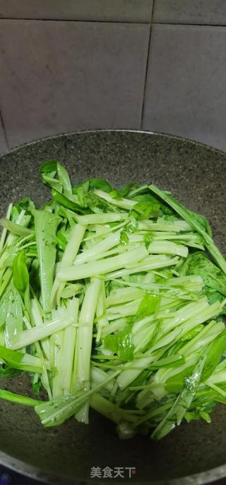 椒丝豆豉炒空心菜的做法步骤：5