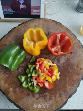菠萝古老肉的做法步骤：1
