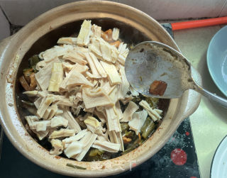 咸菜笋干猪肉煲的做法步骤：14