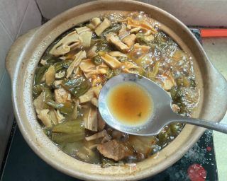 咸菜笋干猪肉煲的做法步骤：18