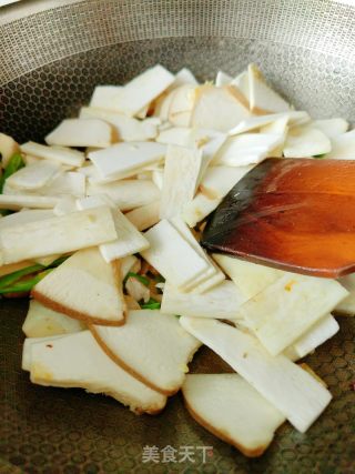 杏鲍菇炒肉的做法步骤：7