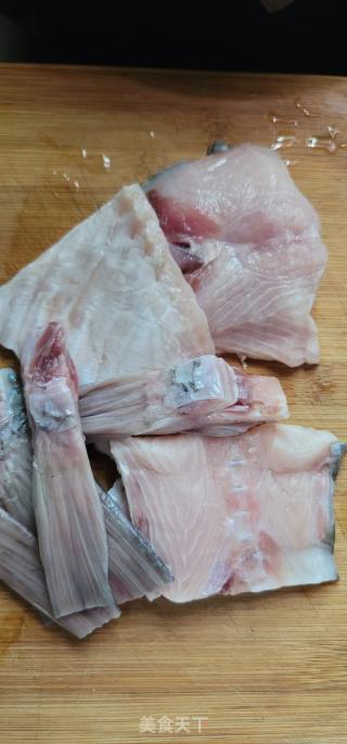 黄豆酱蒸脆肉鲩的做法步骤：1