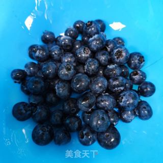 蓝莓香蕉酸奶碗的做法步骤：2