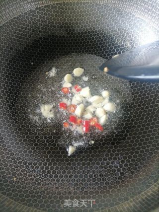 清炒红薯叶子的做法步骤：2