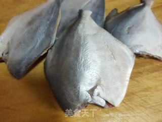 红烧小平鱼的做法步骤：1