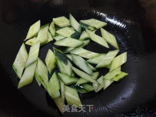 西红柿黄瓜炒鸡蛋的做法步骤：5