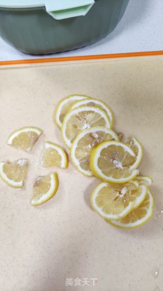 百香果柠檬茶的做法步骤：2