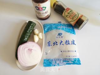 黄瓜拌拉皮的做法步骤：1