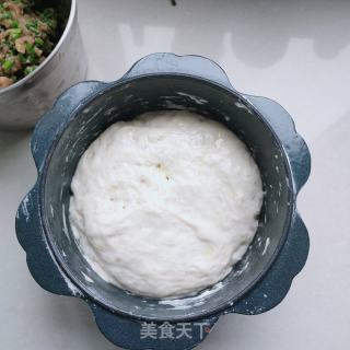 韭苔猪肉馅饼的做法步骤：1