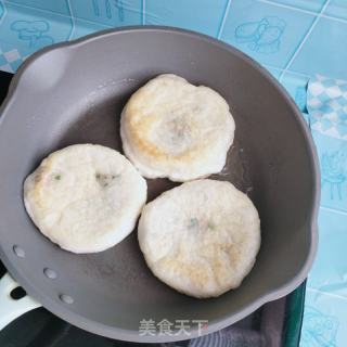 韭苔猪肉馅饼的做法步骤：10