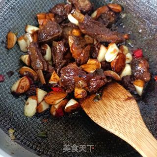 羊排焖茭白的做法步骤：11