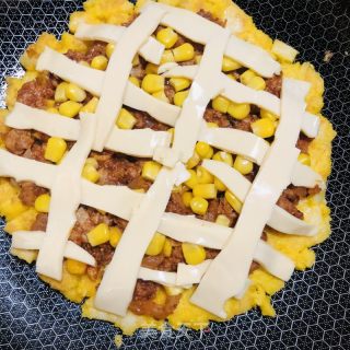 免发面版披萨的做法步骤：20