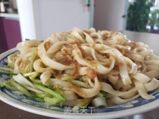 黄瓜丝蒜汁凉面的做法步骤：8
