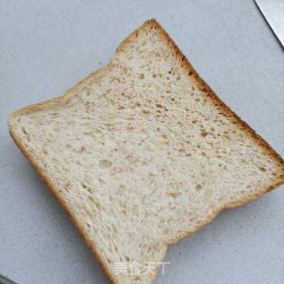 牛肉黄瓜三明治的做法步骤：1