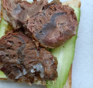 牛肉黄瓜三明治的做法步骤：7