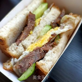 牛肉黄瓜三明治的做法步骤：11