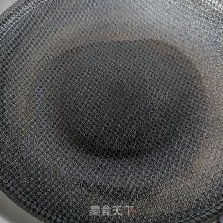 榆黄蘑炒蛋的做法步骤：3