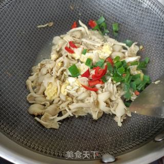 榆黄蘑炒蛋的做法步骤：11