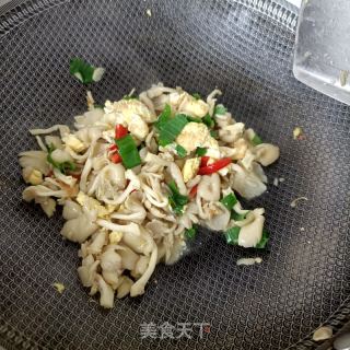 榆黄蘑炒蛋的做法步骤：12