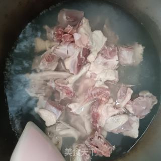 羊肚菇老鸭汤的做法步骤：3