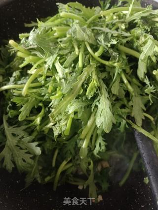 蒜香茼蒿菜的做法步骤：6