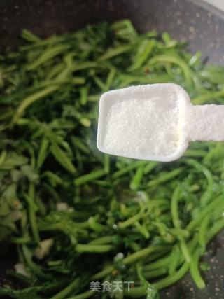 蒜香茼蒿菜的做法步骤：7