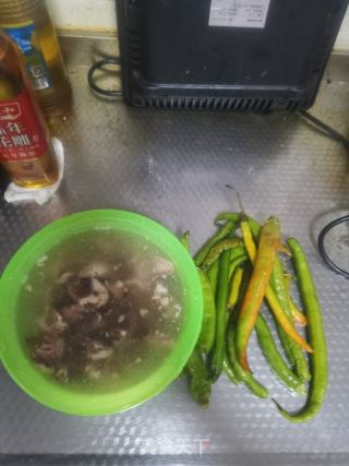 辣炒鸡心的做法步骤：1