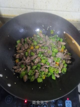 辣炒鸡心的做法步骤：6