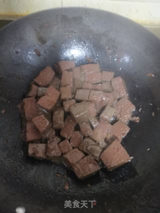 辣椒炒鸭血的做法步骤：4